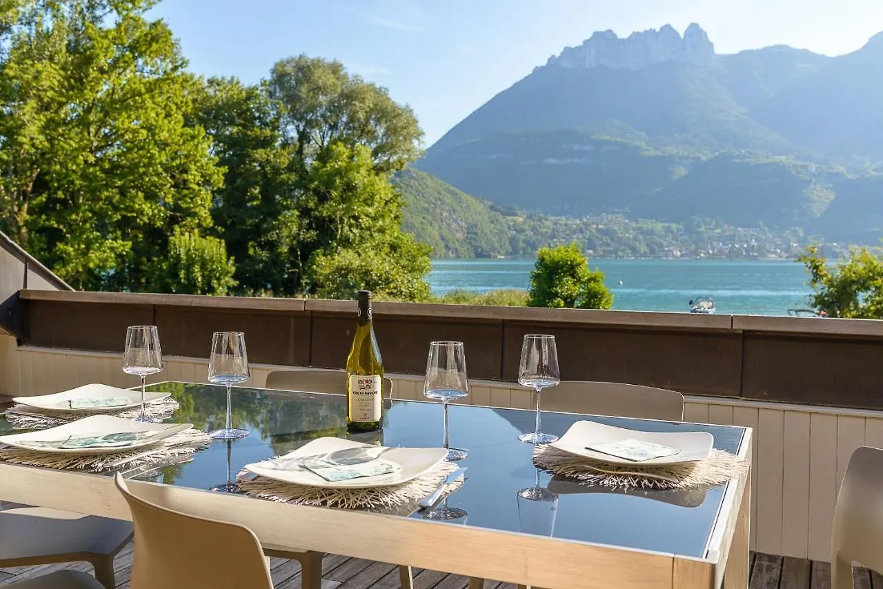 Loft Evasion, Private Beach And Pontoon-Terrasse Xxl- Lla Selections By Location Lac Annecy Duingt Fransa